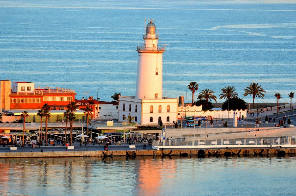 Los faros, ‘salvavidas’ de la costa