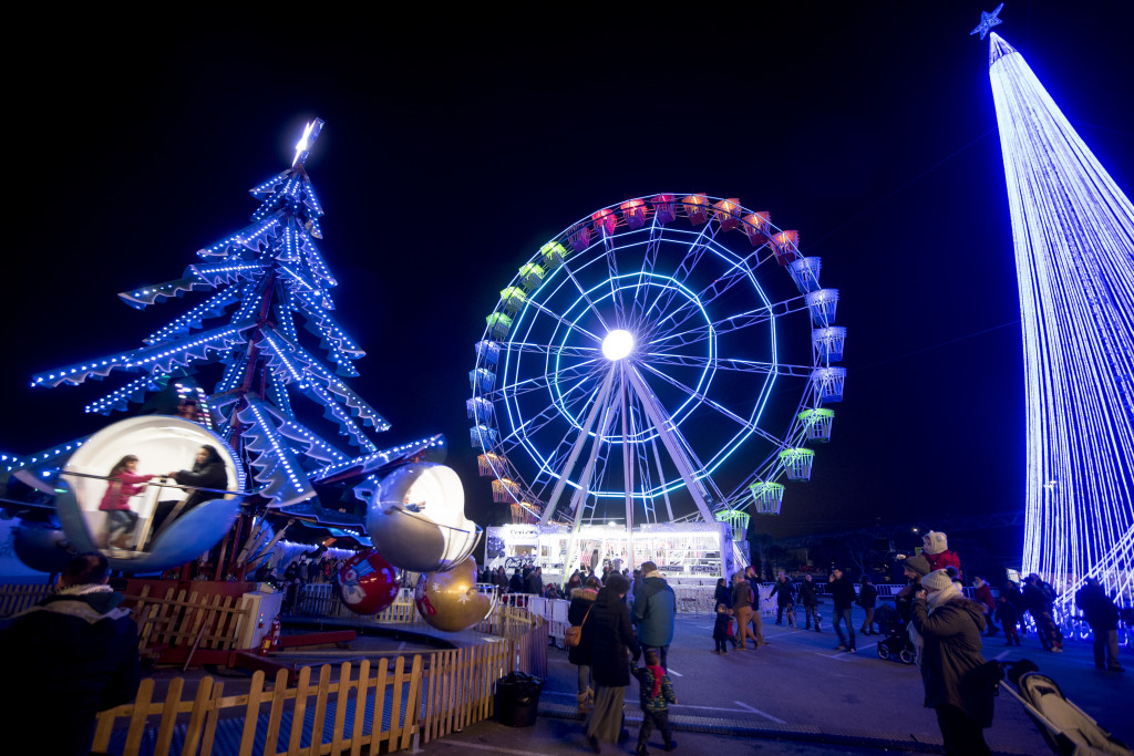 Ciudades que iluminan la Navidad 5