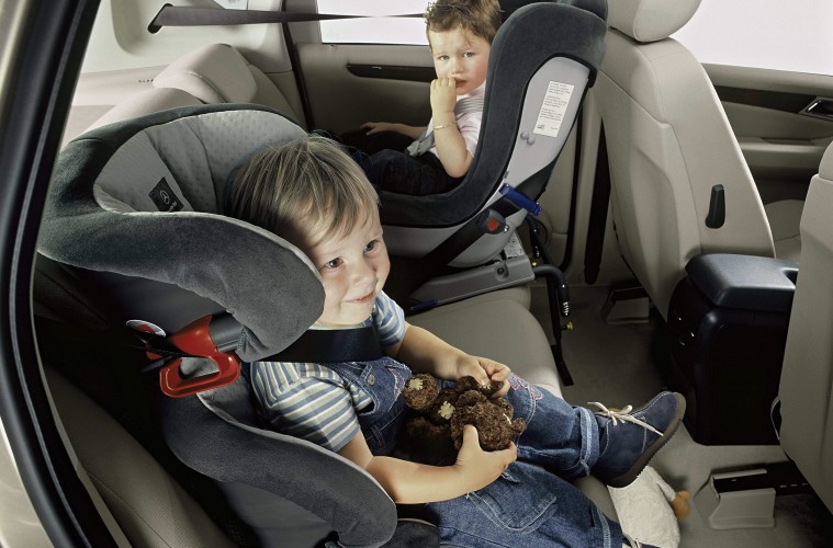 Sabes qué necesita la silla del coche de tus hijos? Te damos todas las  claves para elegir la más adecuada