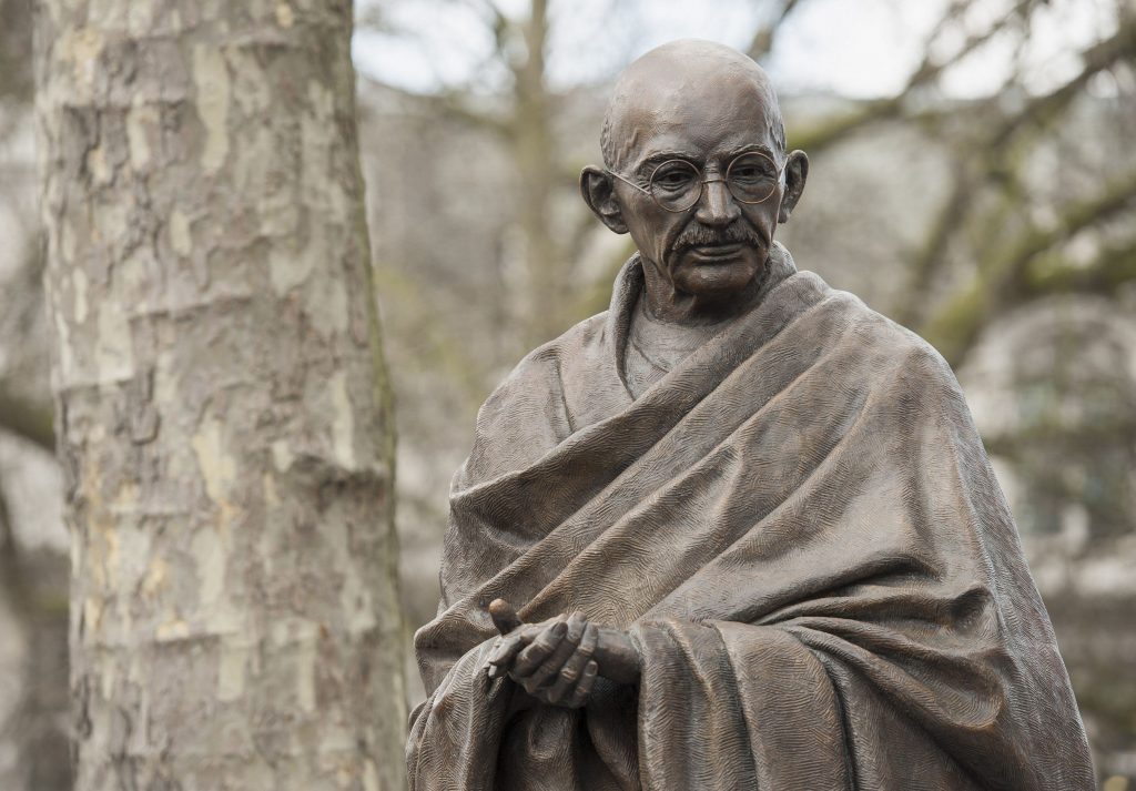 Gandhi, el alma de la paz al que mató la violencia 1