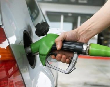 Llenar el depósito, más barato con RACE