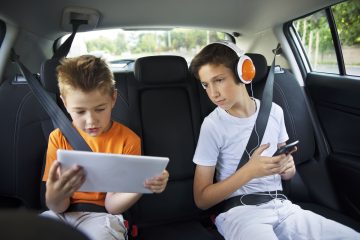 Niños, pantallas y viajes en coche 1