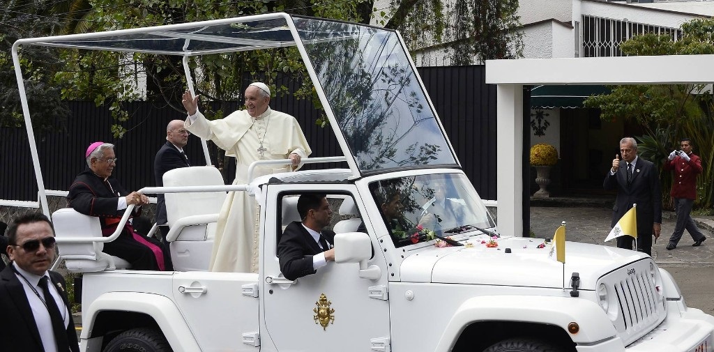 Los coches del Papa: un siglo de fe y blindaje sobre ruedas 14