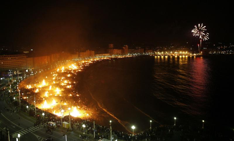 San Juan enciende el verano en la noche más larga del año 1