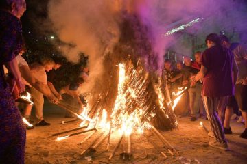 San Juan enciende el verano en la noche más larga del año 2