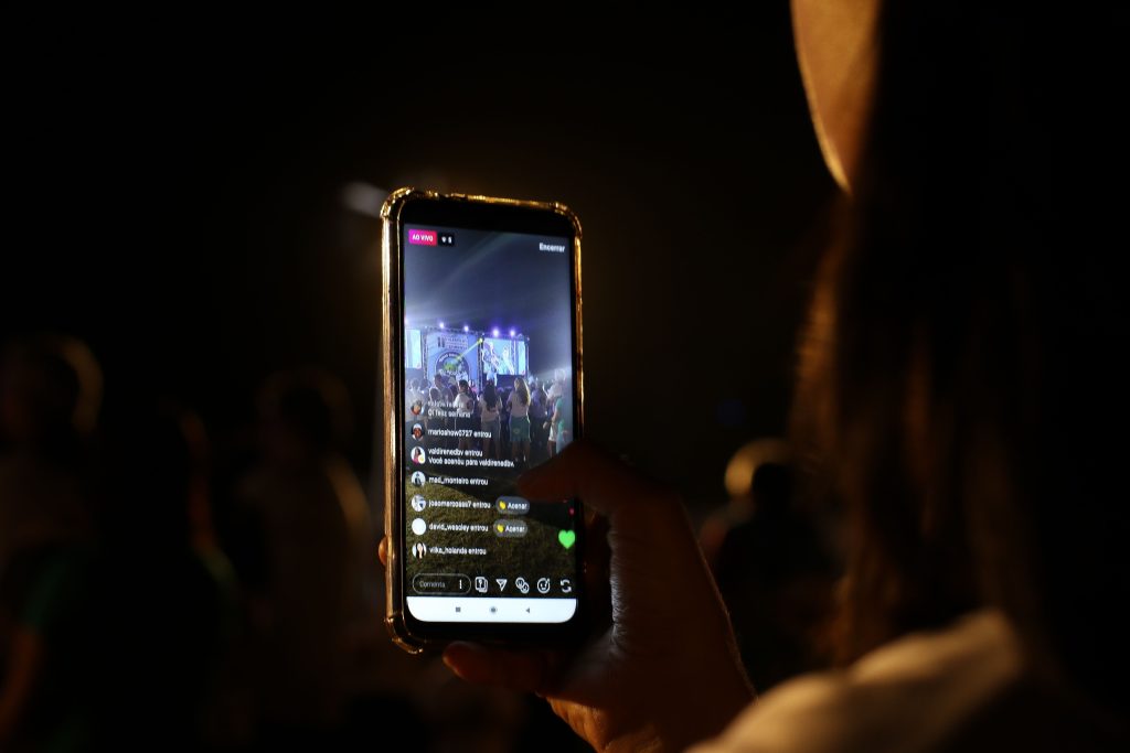 Cómo te enganchan los algoritmos de redes sociales 4