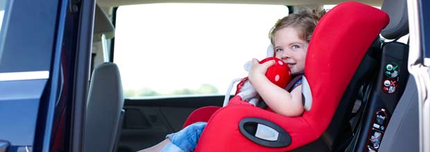 Cómo colocar una sillita de niño en el coche?