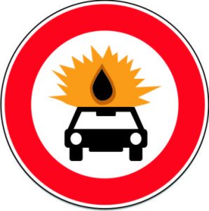 Entrada prohibida a vehículos que transporten mercancías explosivas o inflamable