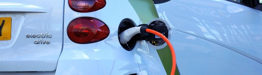 Coches eléctricos con placas solares