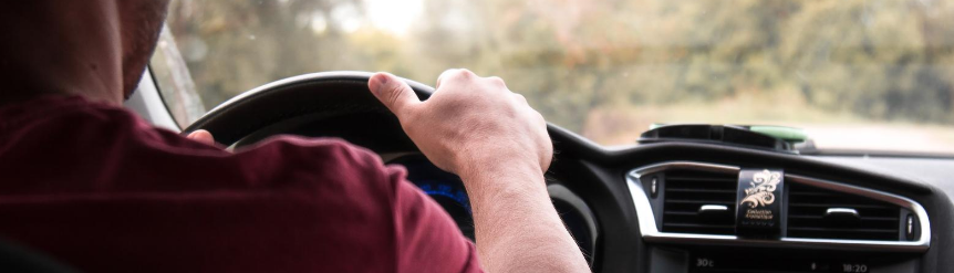 Estas son las señales que da el motor de tu coche para avisarte de que  debes cambiar el aceite