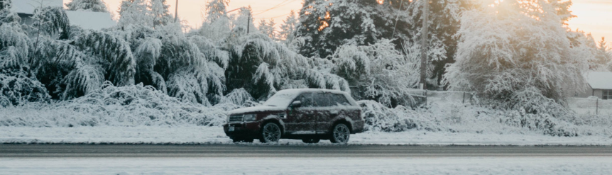 Cómo quitar el hielo sin estropear el parabrisas del coche