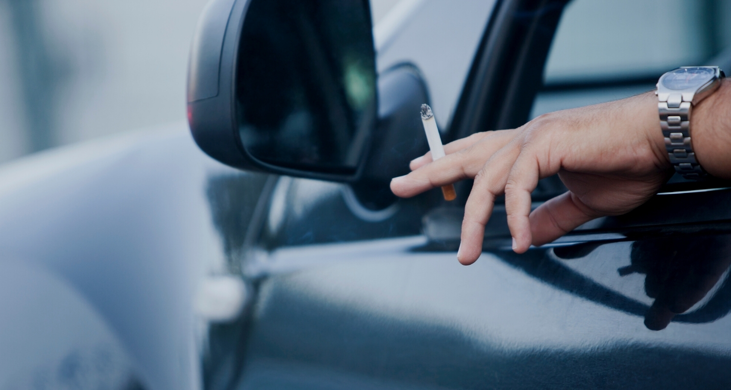 De conducir con guantes a comer mientras lo haces: acciones que te pueden  costar una multa al volante