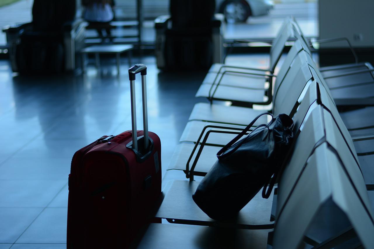 Maleta en aeropuerto