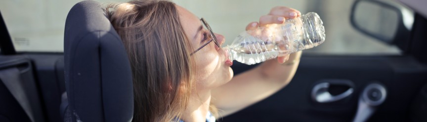 Multa beber agua coche